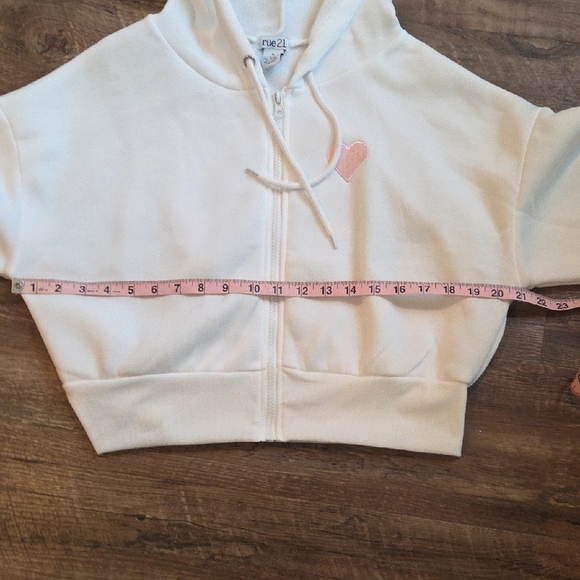 Rue21 Zip-Up Cropped Hoodie White With Heart And Lover Applique Size Medium - Picture 7 of 8
